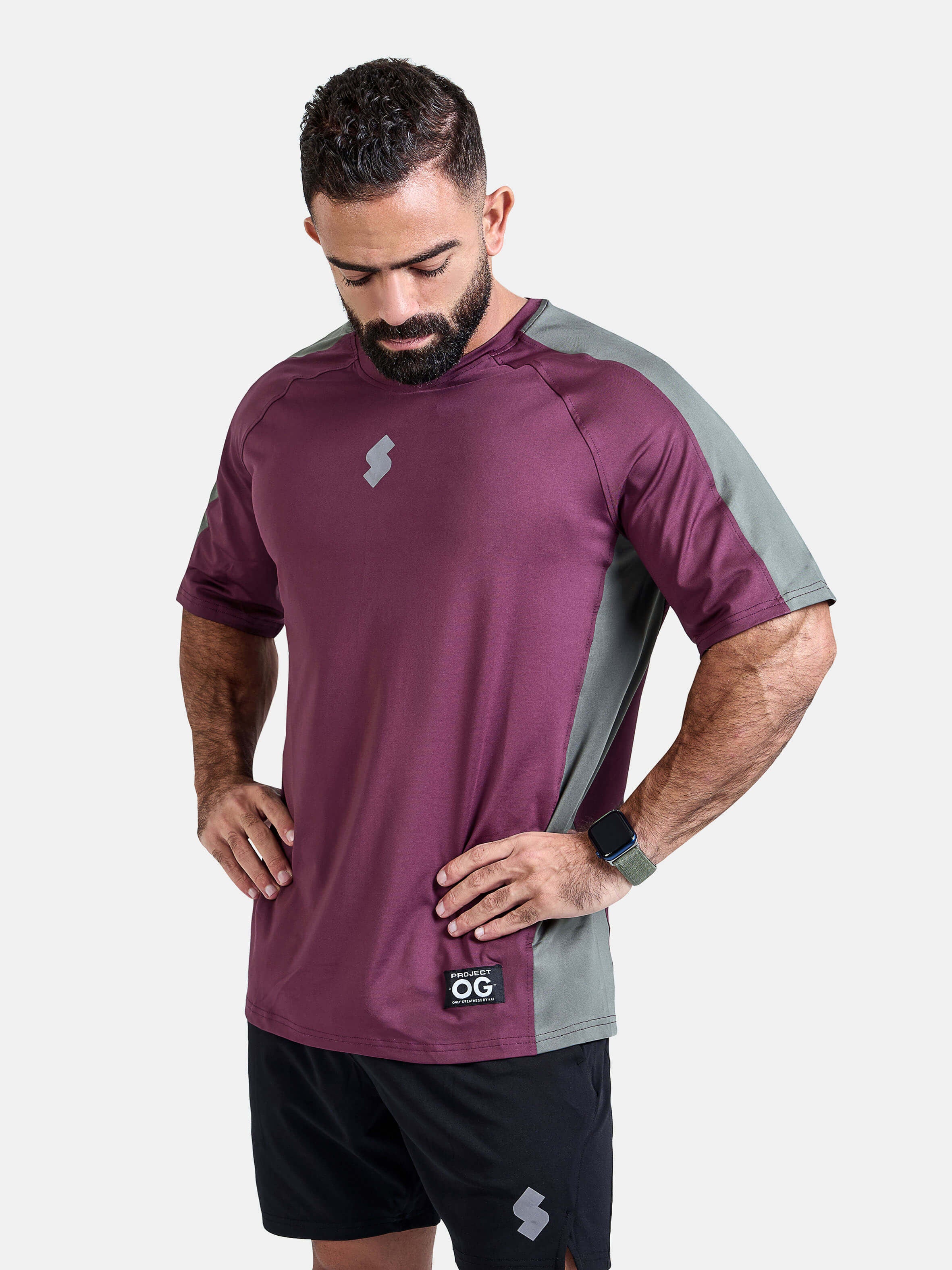 Man wearing a burgundy oversized sports & gym shirt by KAF