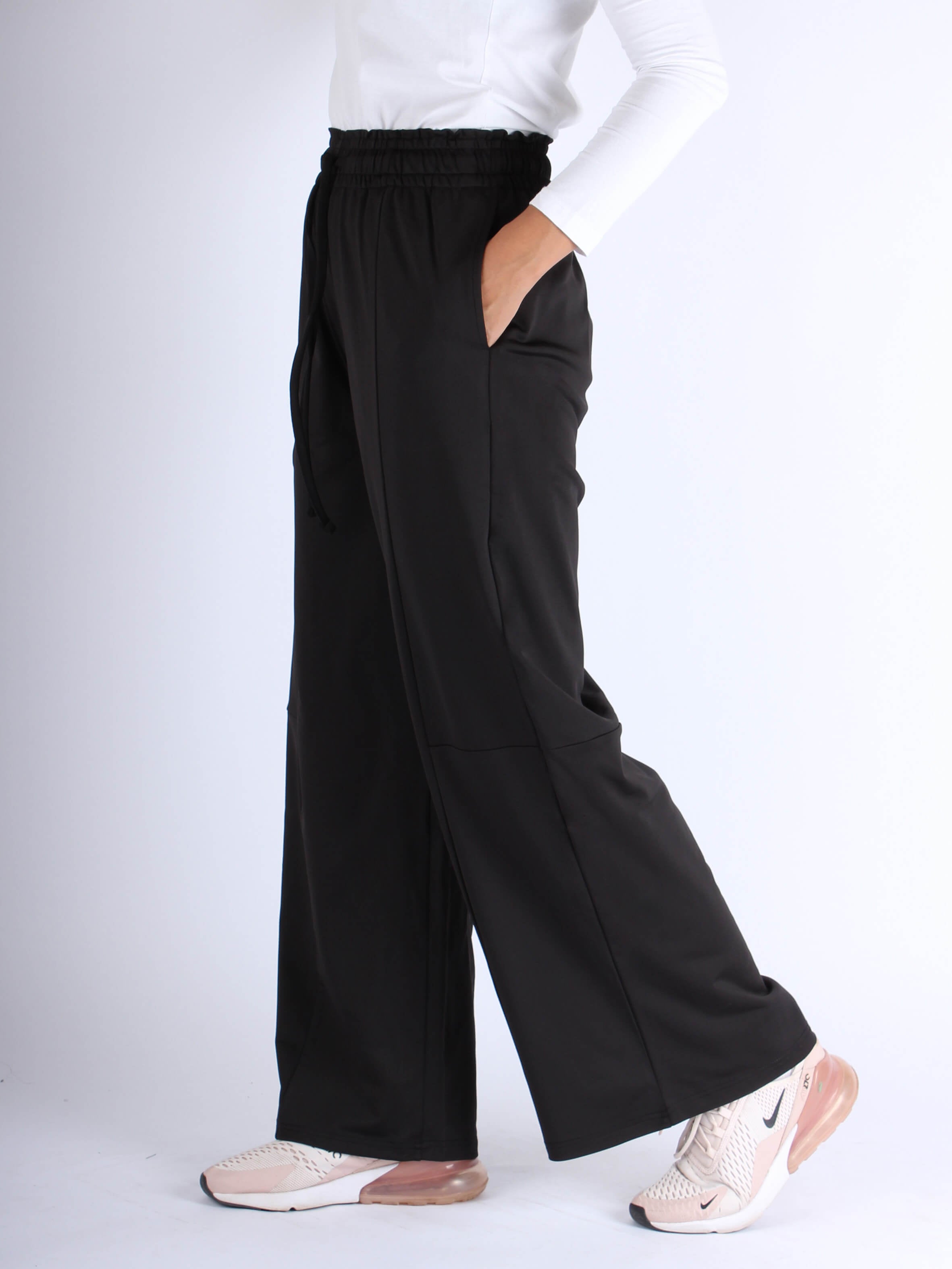 Black wide-leg modest sports women pants