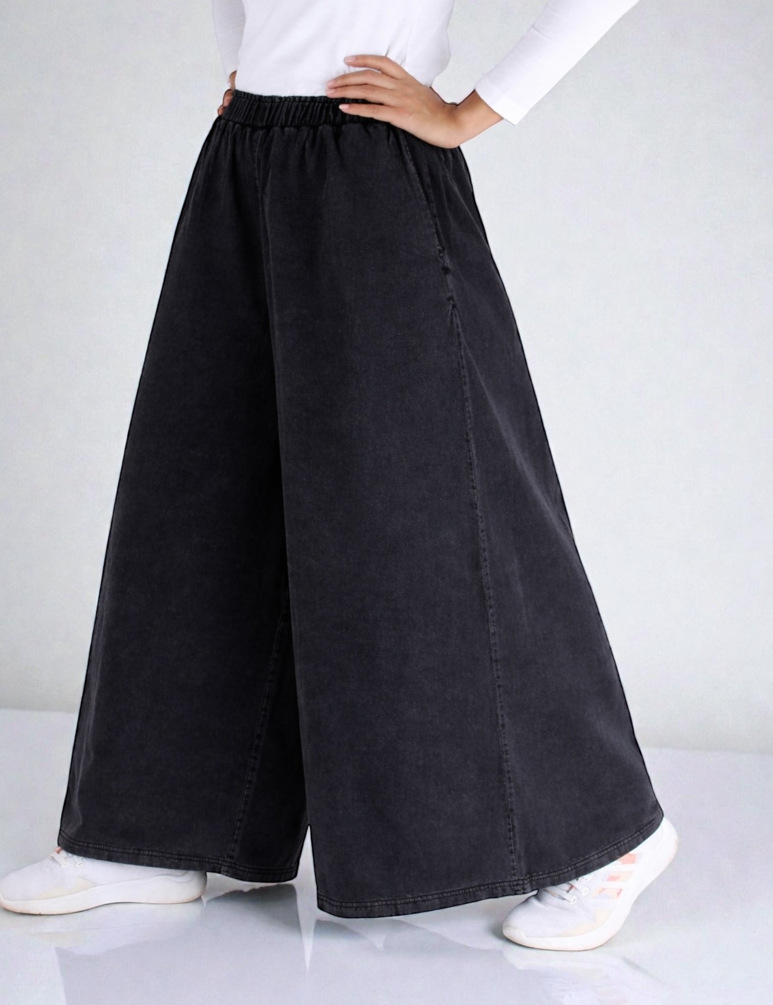 Women Super Wide-Leg Denim Pants - Black