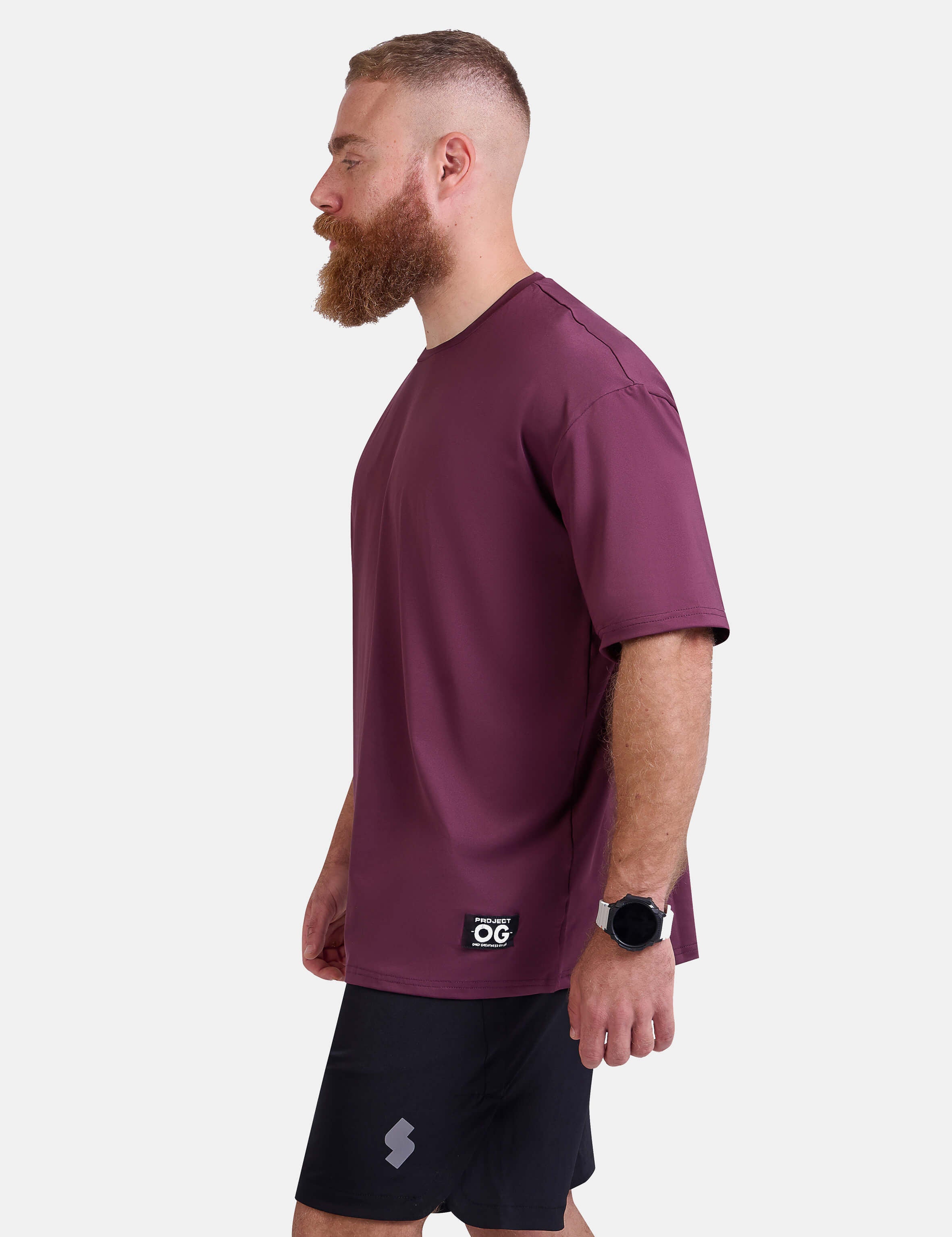 Man wearing oversized sports & gym shirt by KAF 