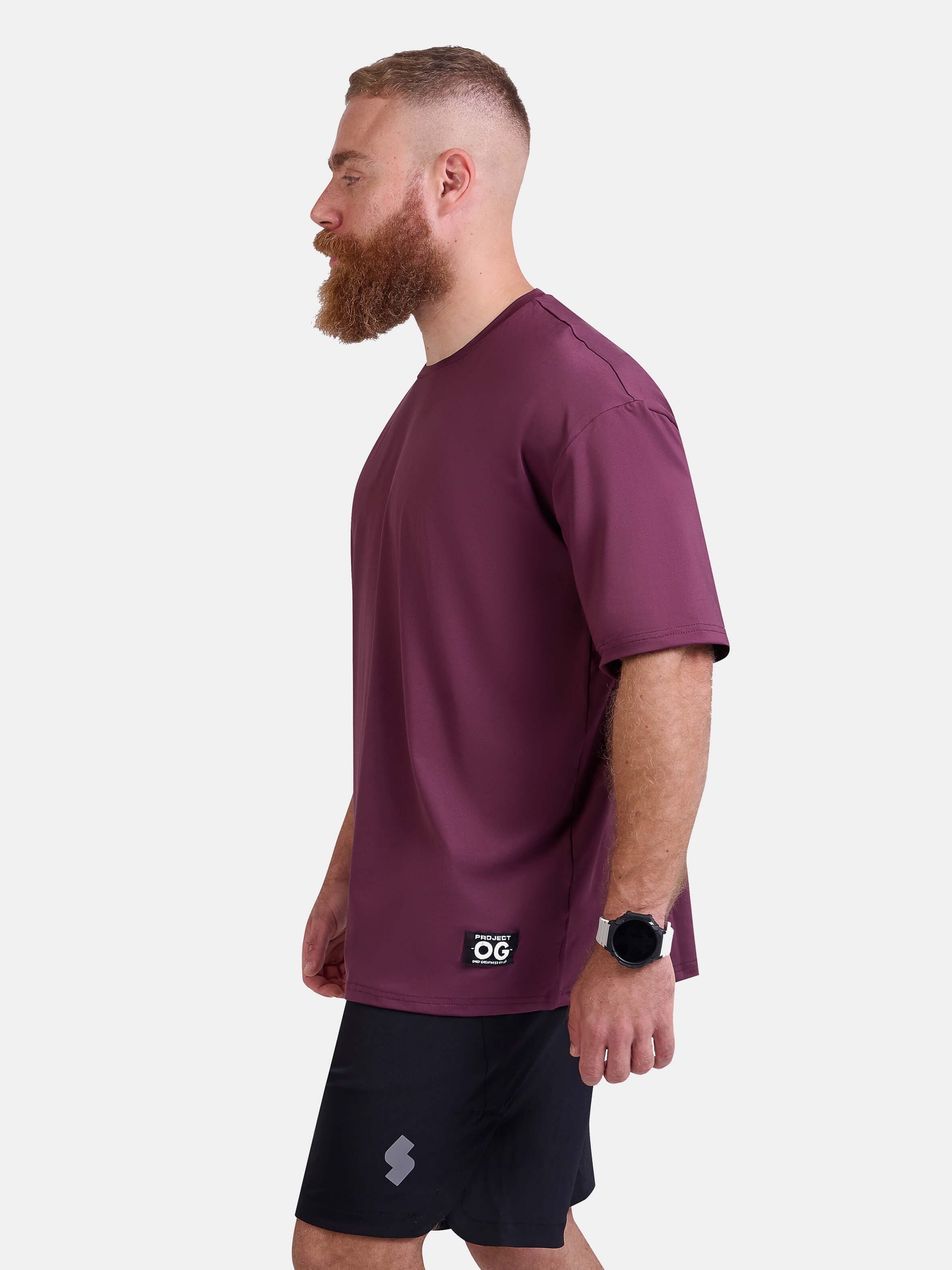Man wearing oversized sports & gym shirt by KAF 
