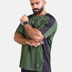 Man wearing oversized sports & gym shirt by KAF 