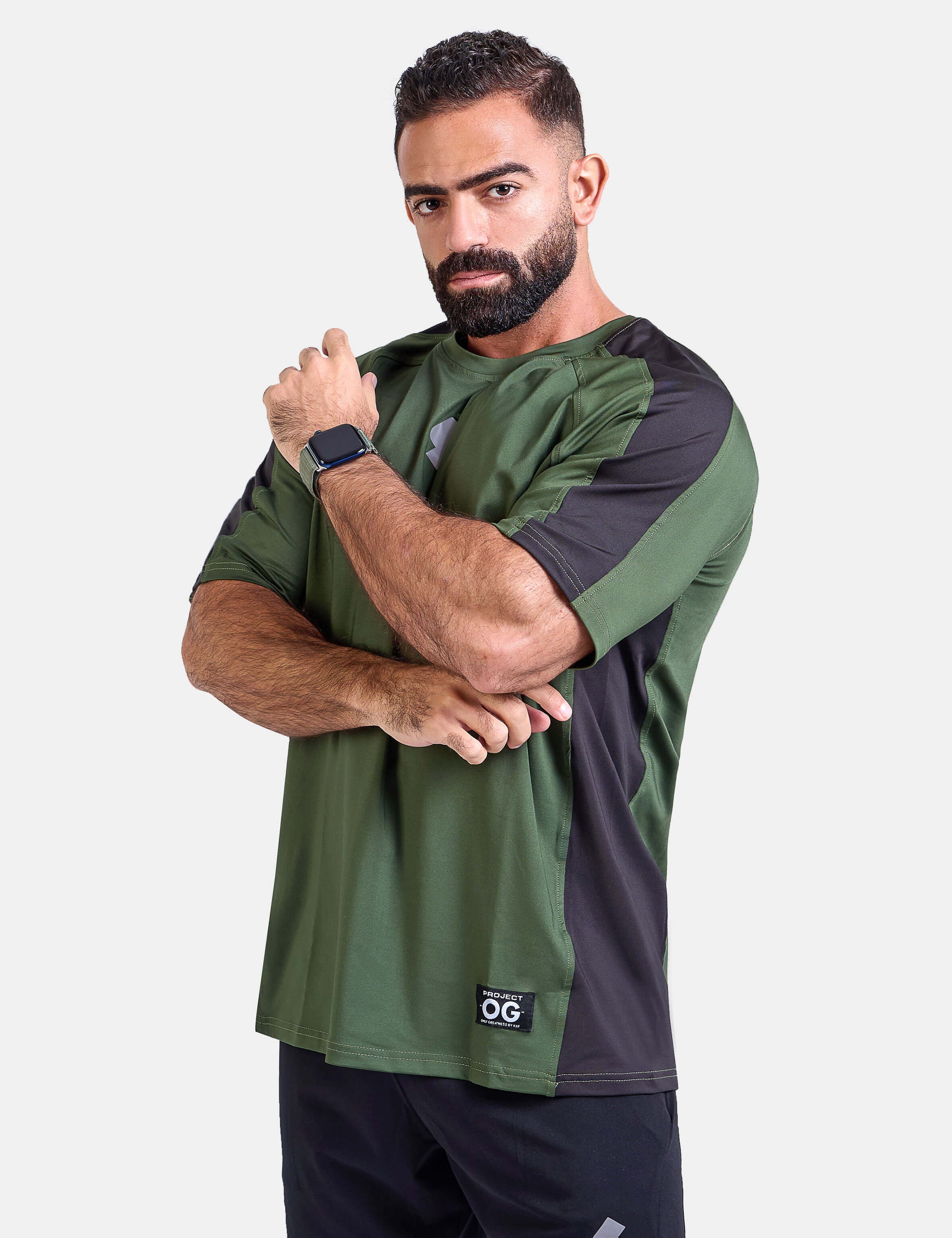 Man wearing oversized sports & gym shirt by KAF 