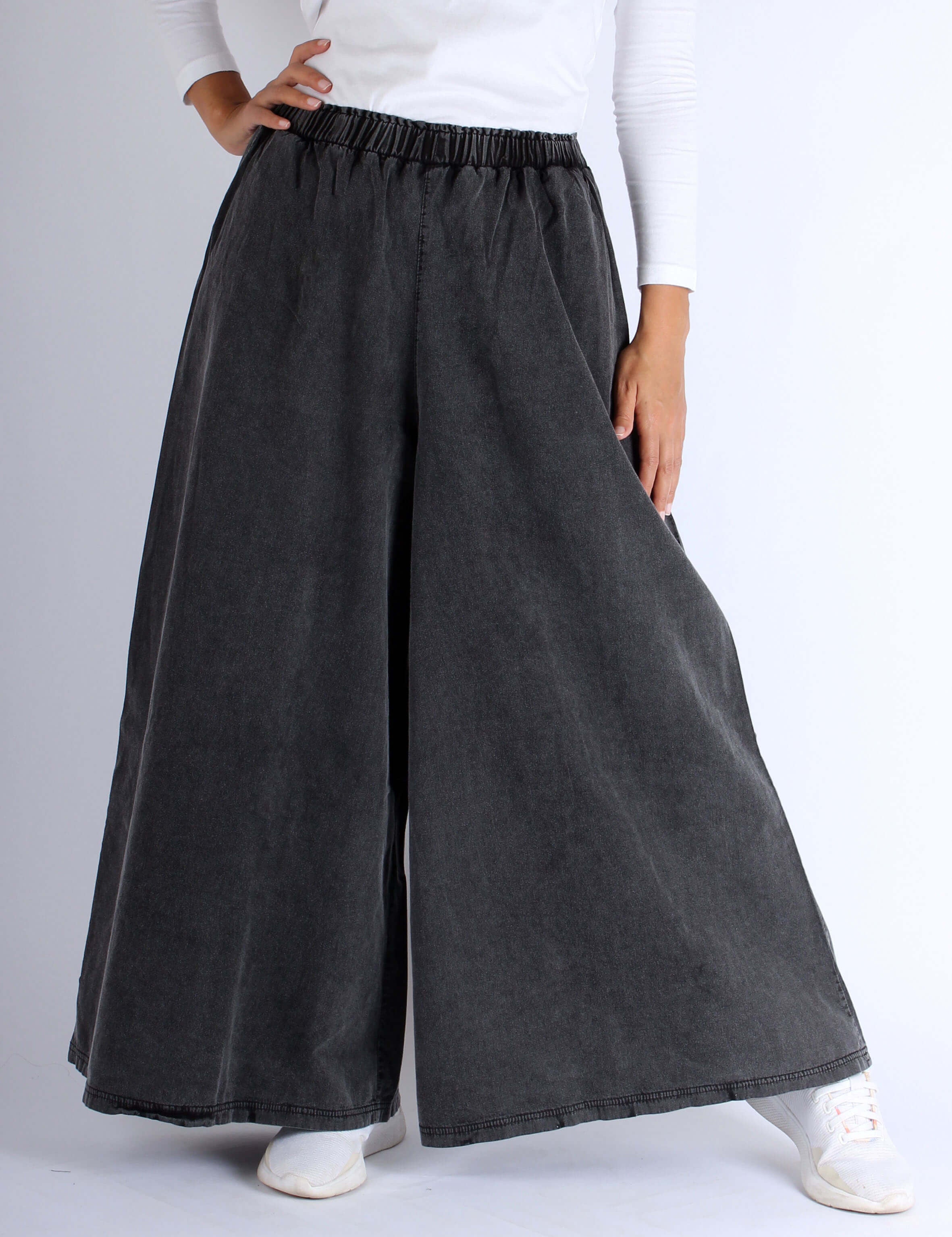 Women Super Wide-Leg Denim Pants - Black