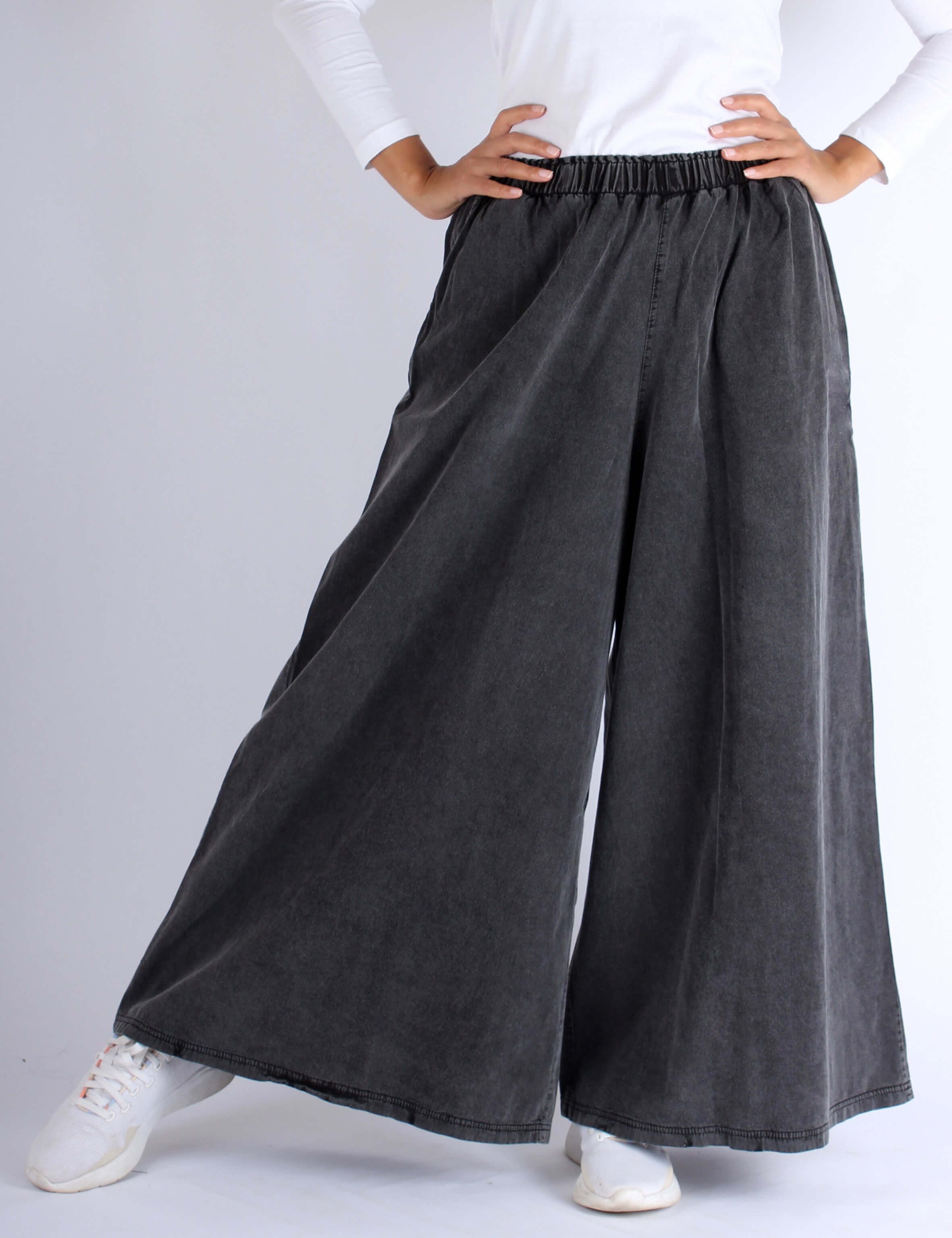 Women Super Wide-Leg Denim Pants - Black