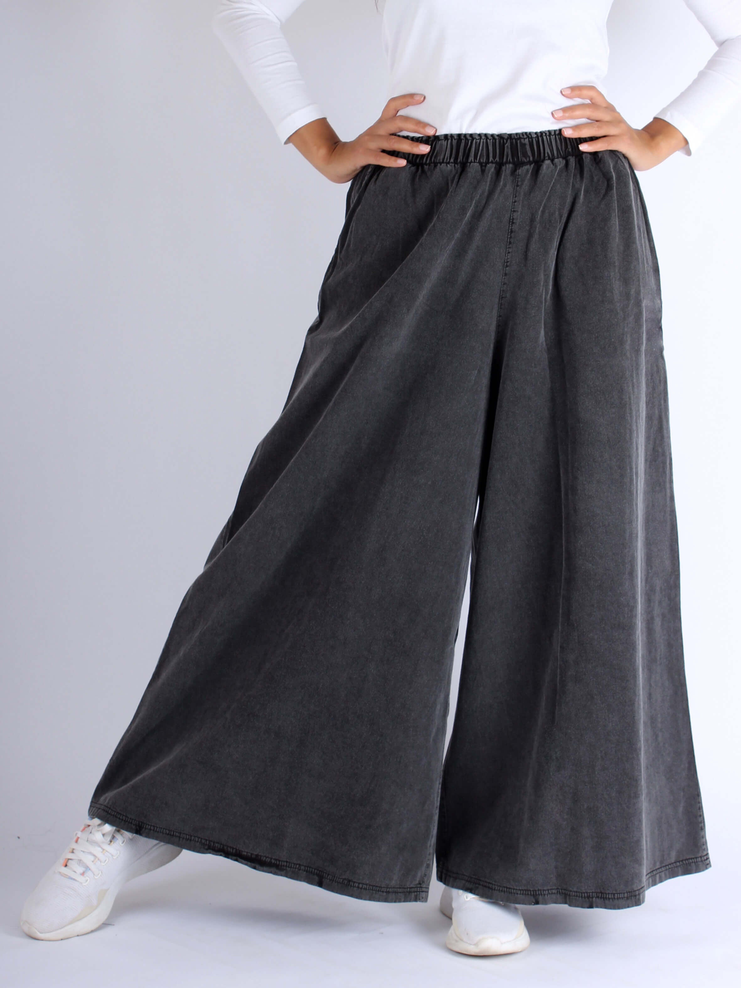 Women Super Wide-Leg Denim Pants - Black
