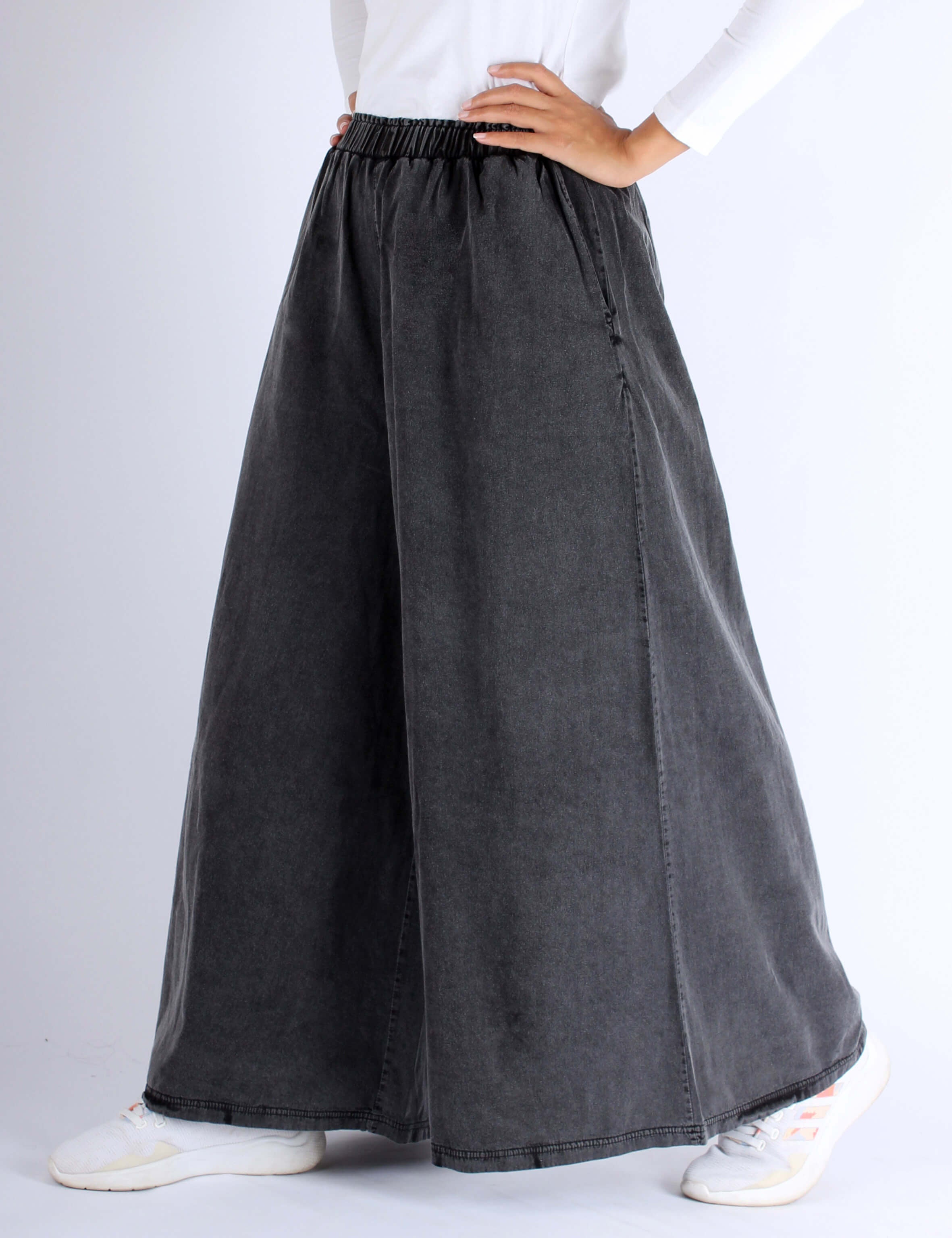 Women Super Wide-Leg Denim Pants - Black